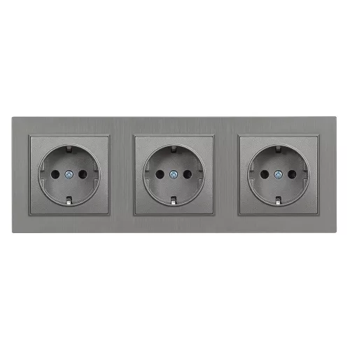 Uzemnená zástrčka Nova III so sivým kartáčovaným rámom